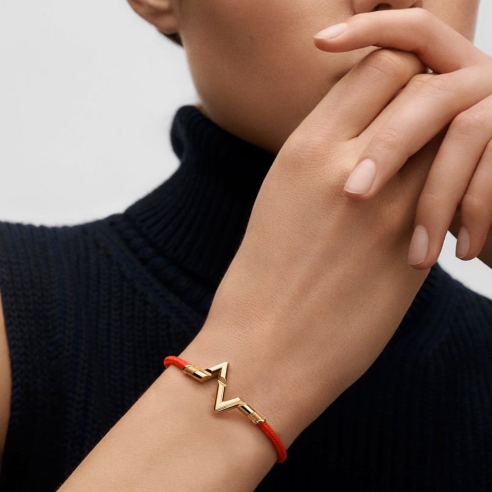 Louis Vuitton Upside Down Play Bracelet 18k Yellow Gold 17